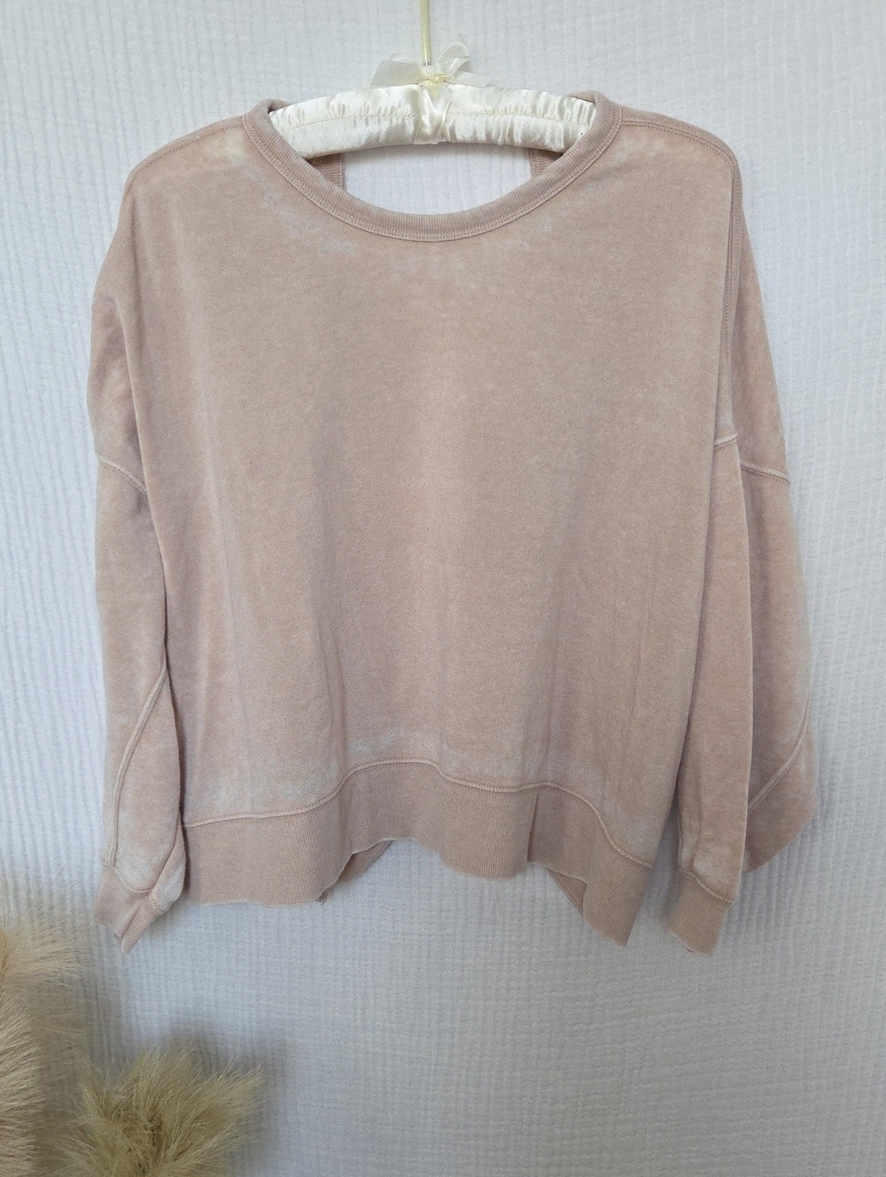 Women's Lightweight Crewneck Distressed Openback Sweatshirt in Tan - XS